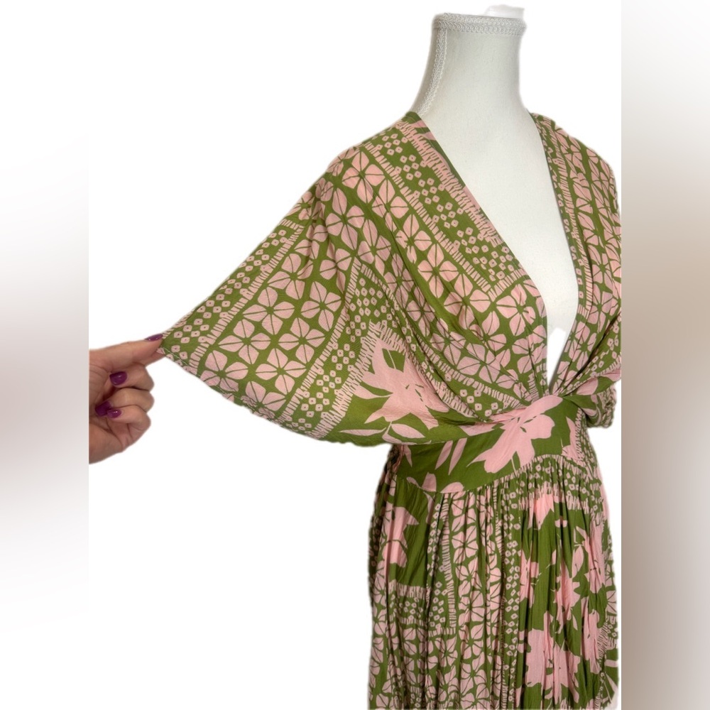 Vici A World to See floral slit dress in size M - Picture 8 of 13